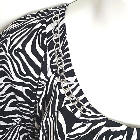 Notations Black & White Abstract Print Top with Silver Chain Accents, Size XL - Picture 3 of 8
